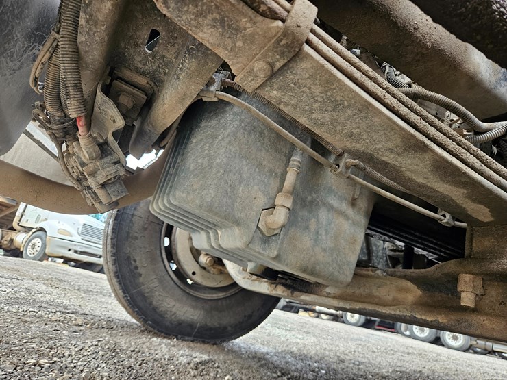 freightliner-columbia-120-image-61