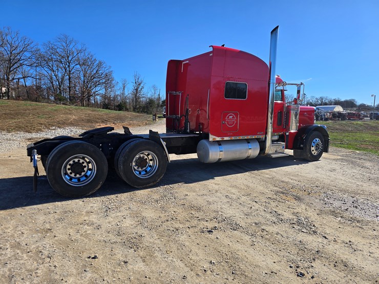 2005-peterbilt-379-image-30