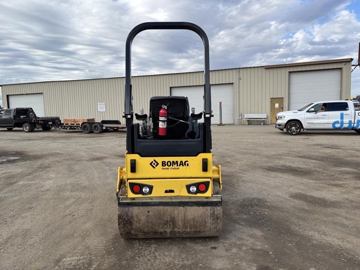 2017-bomag-bw120-image-8