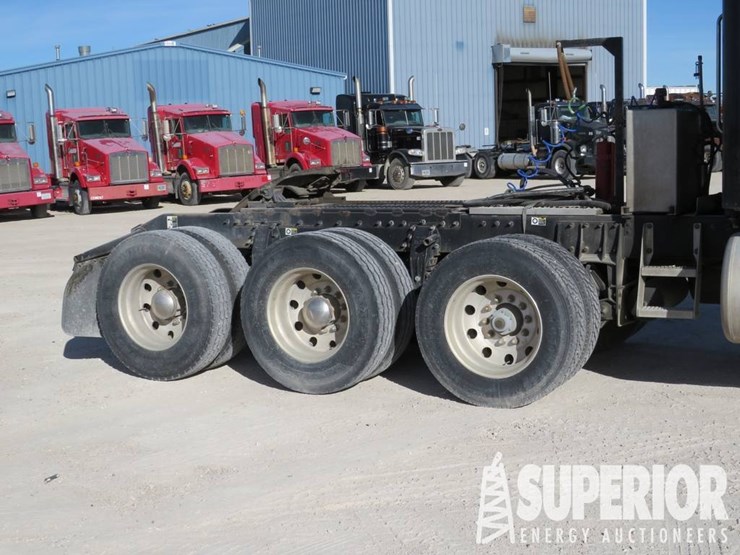 2014-peterbilt-388-image-9