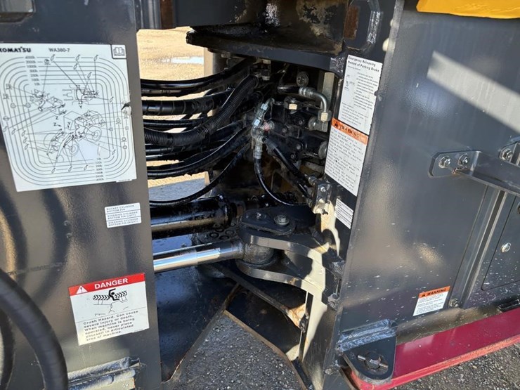 2014-komatsu-wa380-7-image-22