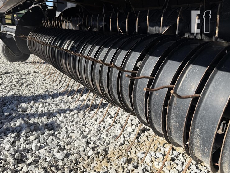 case-ih-rb565-image-35