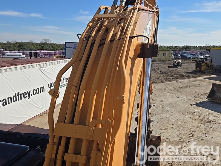 2021-case-cx210-lc-image-75