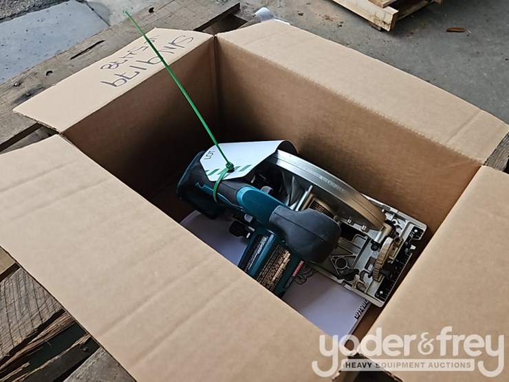 makita-xsh03z-18v-6-1/2"-circular-saw,-cordless,-reconditioned-image-2