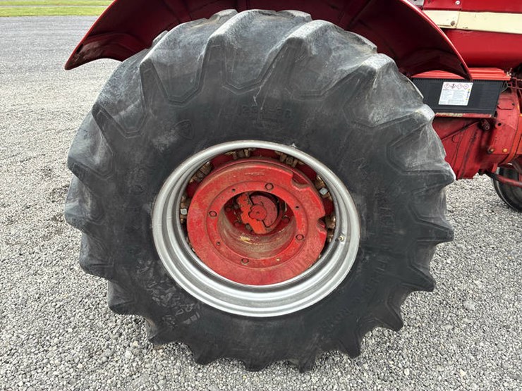 #122323-•-1965-ih-806-wheatland-#4518s-y-image-52