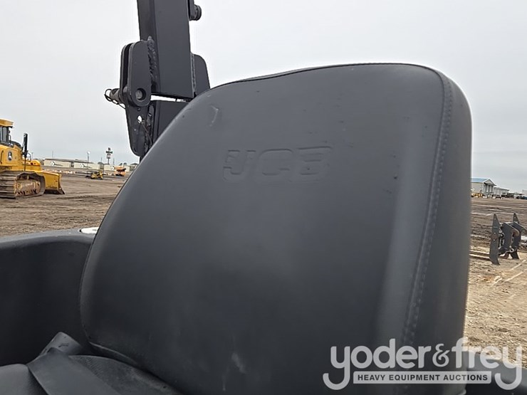 2023-jcb-ct260-120-image-70