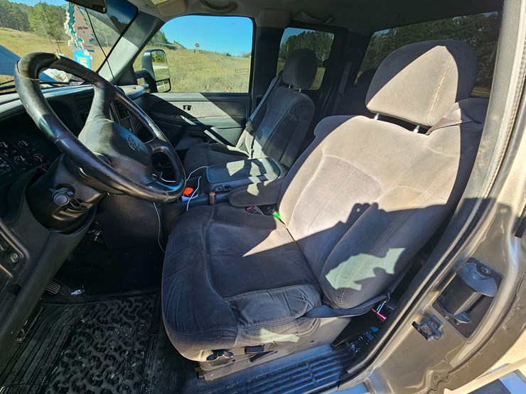 chevrolet-silverado-2500-image-33