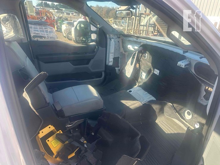 ford-f550-xl-image-13