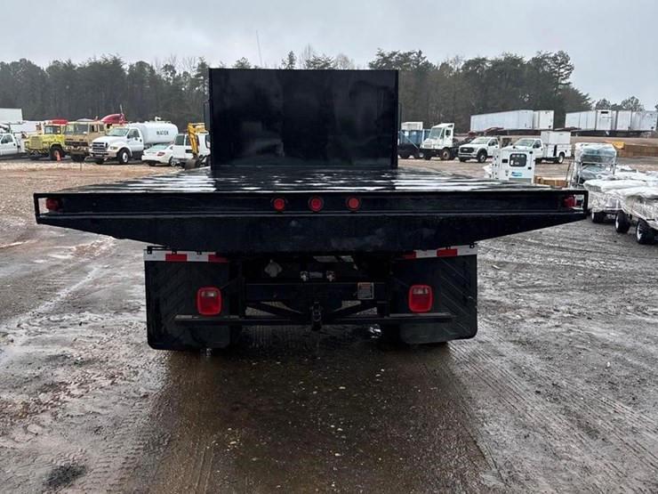 freightliner-business-class-m2-106-image-4