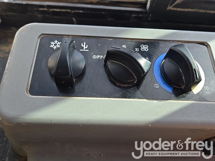 2018-komatsu-d61pxi-24-image-121