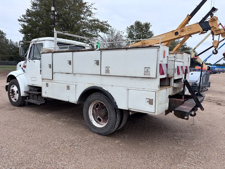 1997-international-4700-image-3