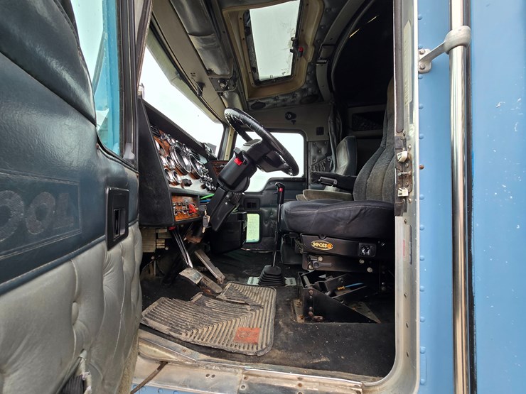 1999-kenworth-w900l-image-76