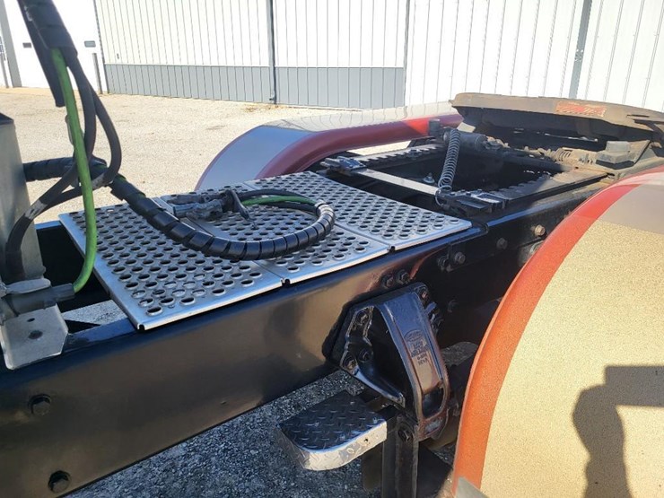 peterbilt-389-image-20