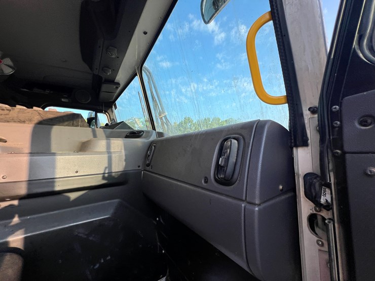 peterbilt-520-image-70