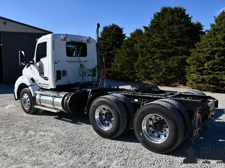 2020-kenworth-t880-image-7