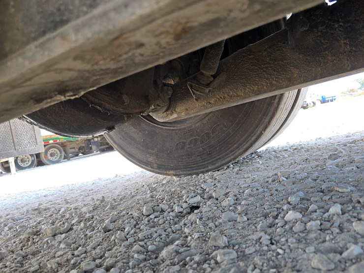 2003-peterbilt-320-image-100