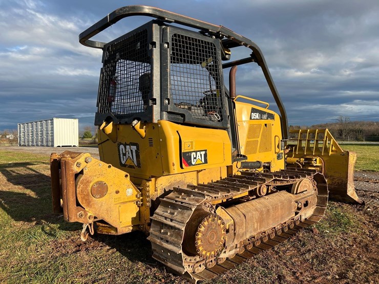 2015-caterpillar-d5k2-lgp-image-11