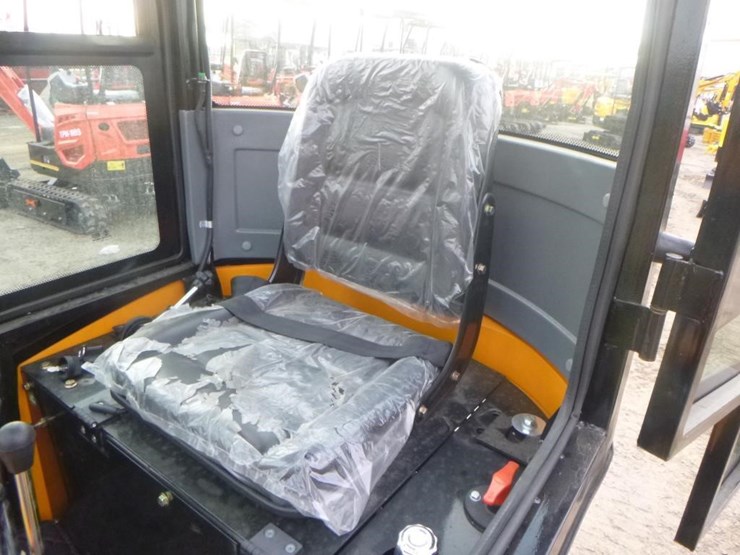 2025-vicsec-vc13c-hydraulic-excavator-image-19