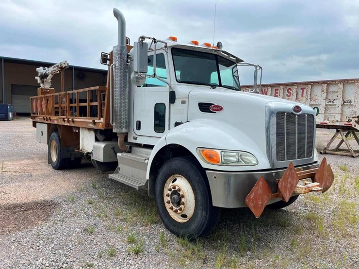 2012-peterbilt-337-image-2