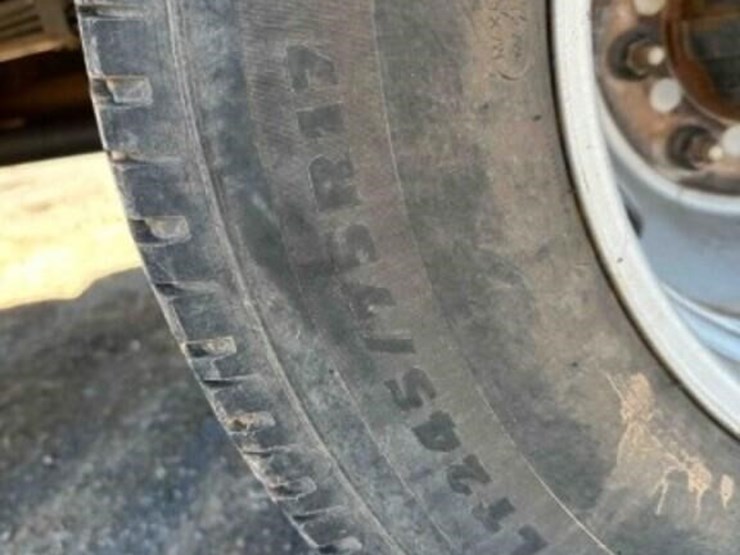 2023-ford-f350-image-22