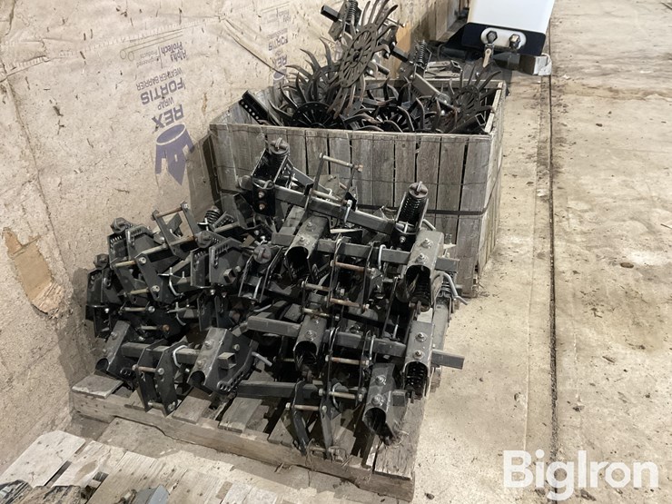 hiniker-spiked-rolling-rotary-hoe-attachment-image-4