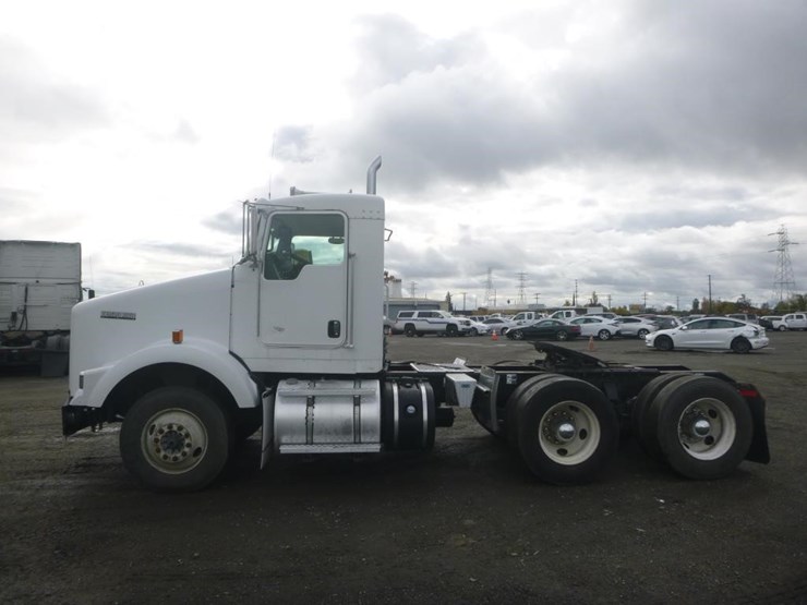 2012-kenworth-t800-image-5