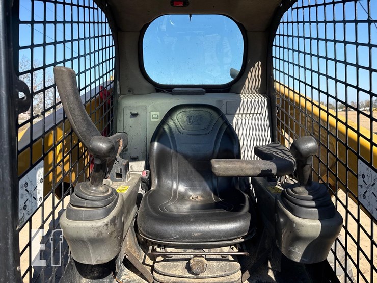 2019-caterpillar-226d-image-19