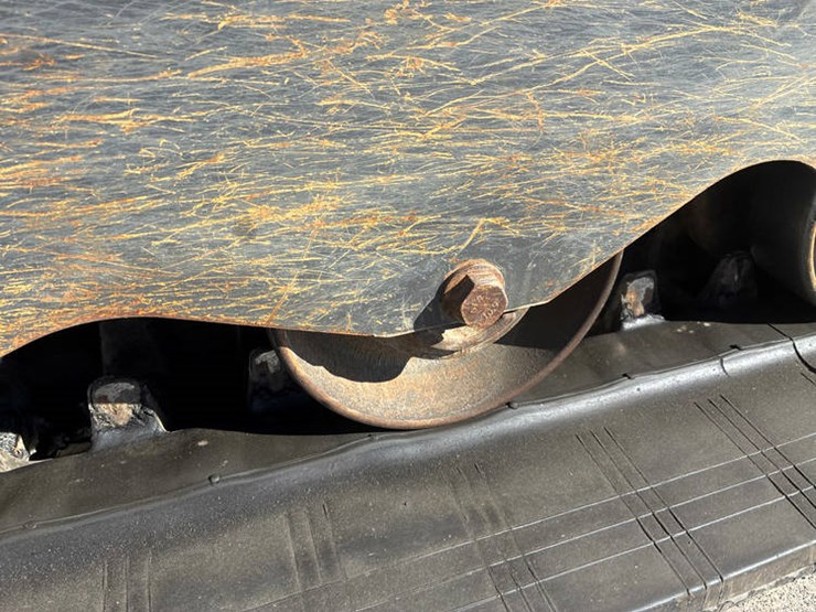 new-holland-c334-image-28