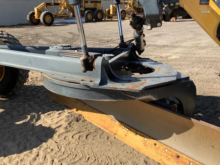 2015-deere-672g-image-17