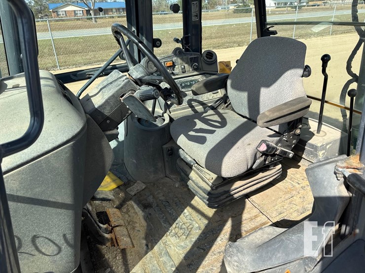 2010-deere-310j-image-28