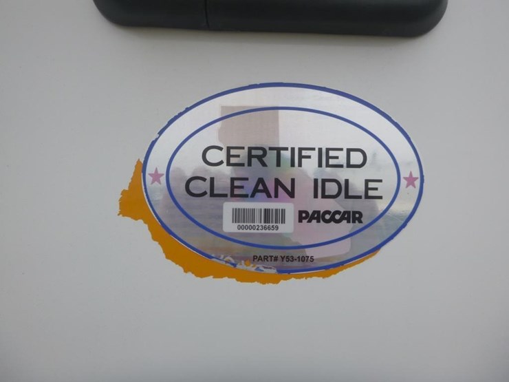 2019-peterbilt-567-image-10