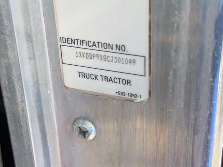 2014-kenworth-t800-image-13