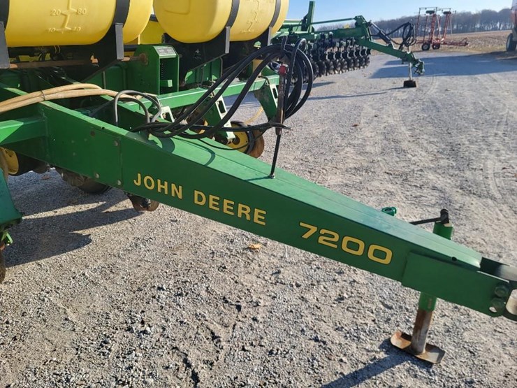 john-deere-7200-image-10