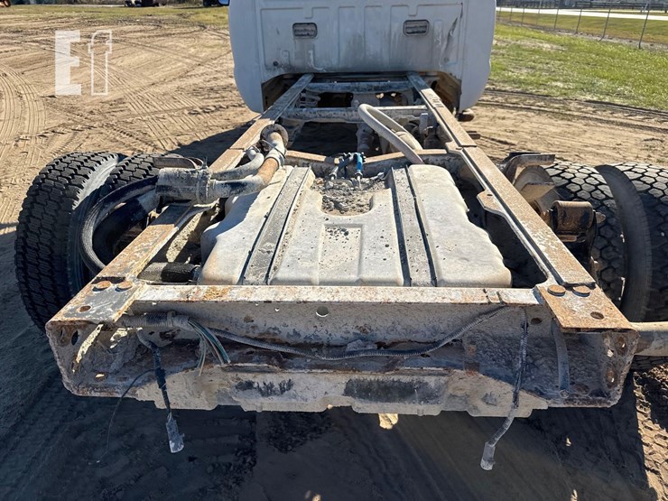 ford-f550-xl-image-13