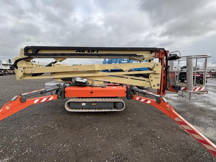 2014-jlg-x700aj-image-7