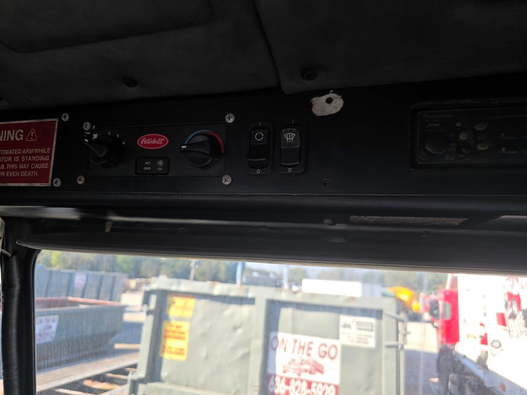 2002-peterbilt-320-image-47