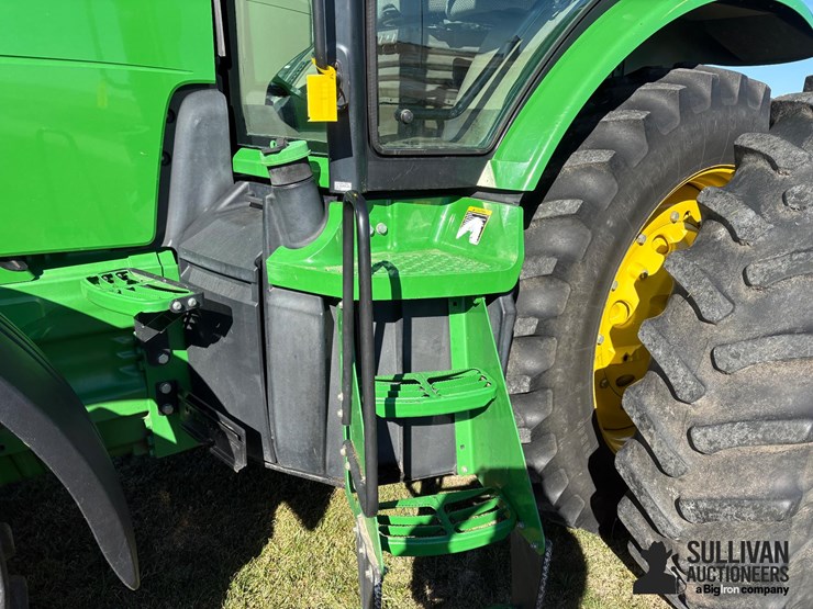 john-deere-8260r-image-11