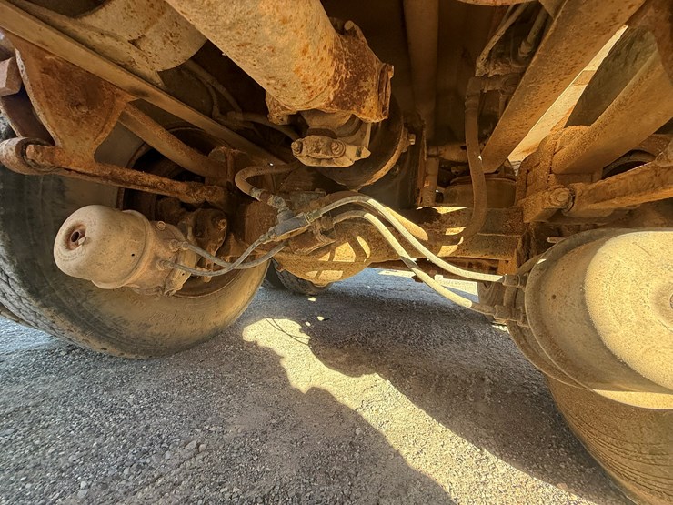 mack-r686st-image-51