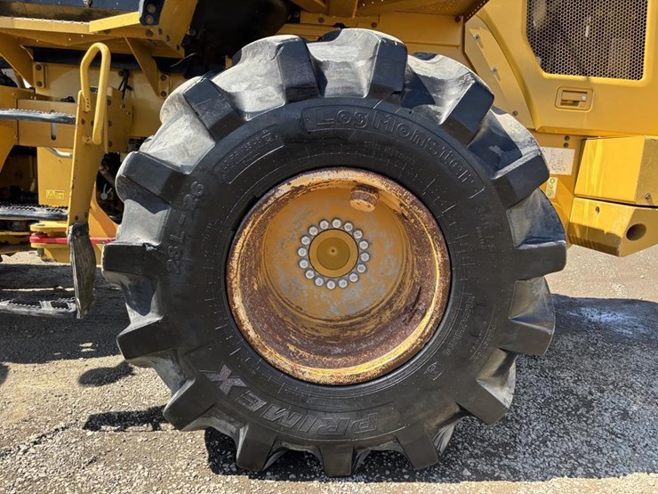 2019-caterpillar-930m-image-19