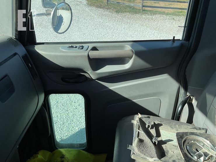 peterbilt-337-image-57