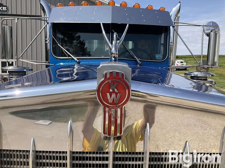 kenworth-w900-image-13