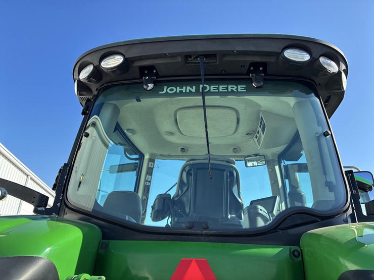 john-deere-8320r-image-26