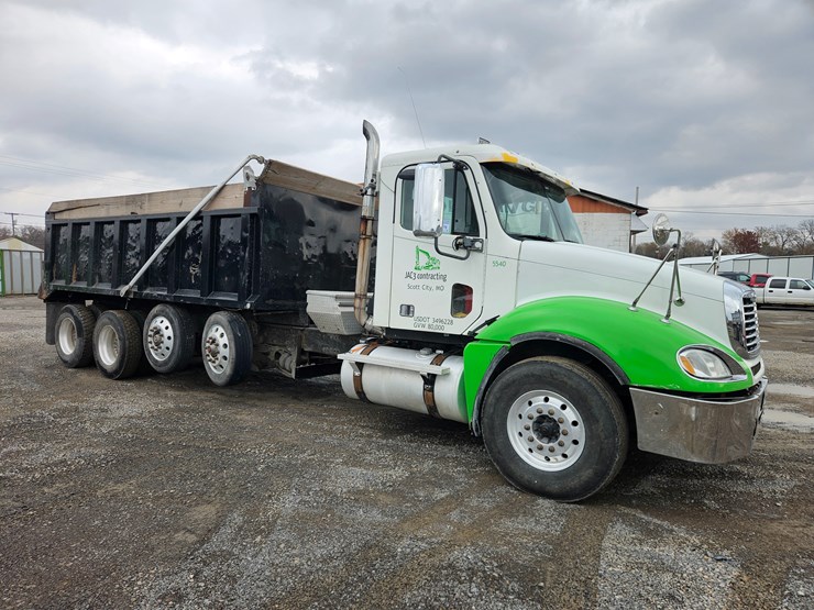 freightliner-columbia-120-image-29