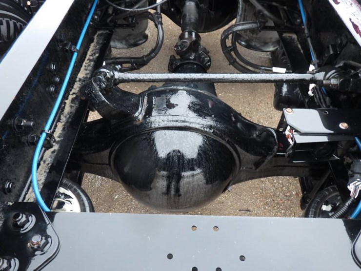 2020-freightliner-cascadia-126-image-11