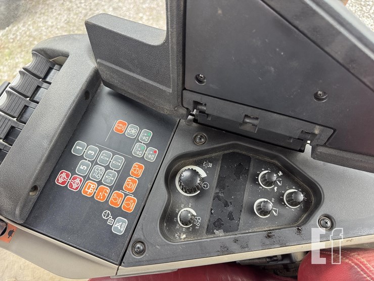 2012-case-ih-steiger-600-quadtrac-image-31