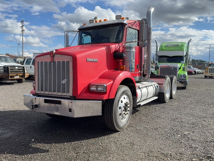 2014-kenworth-t800-image-1