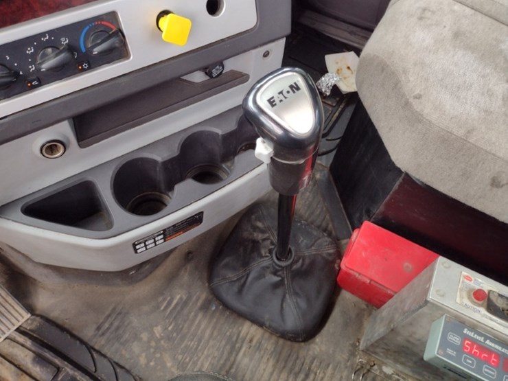 freightliner-122sd-image-11