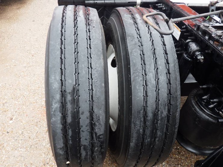 freightliner-cascadia-116-image-17