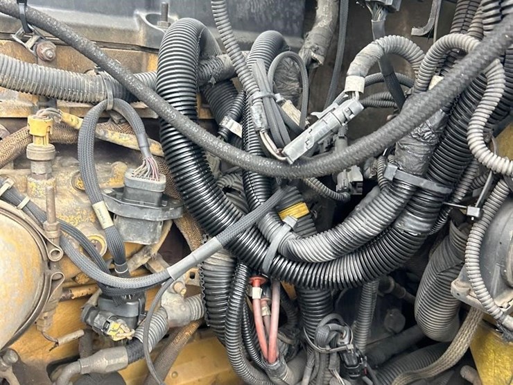 peterbilt-384-image-57