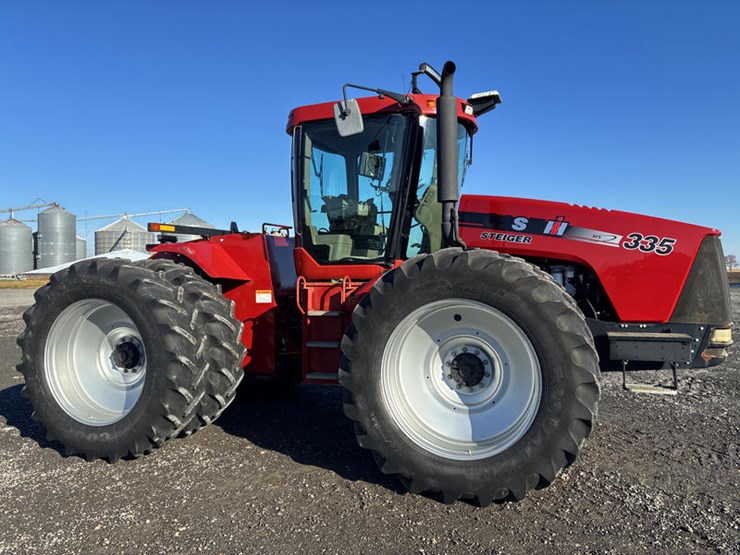 case-ih-steiger-335-image-3